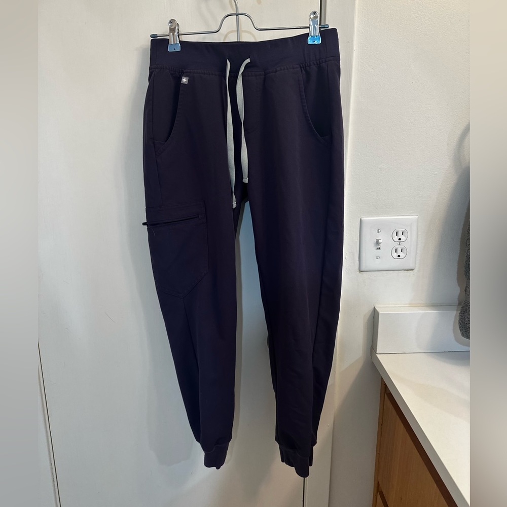 Figs Zamora jogger scrub pants, purple shadow, XS petite. Great condition!